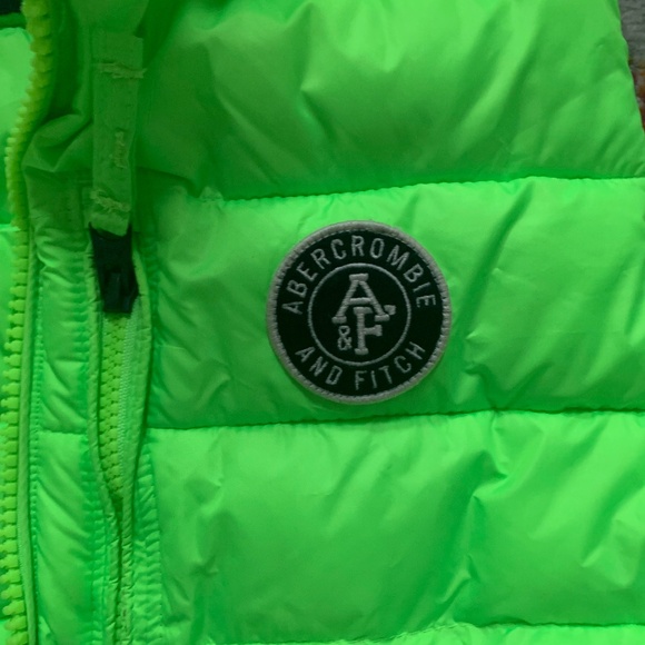 Abercrombie and Fitch puffer vest - Picture 4 of 4